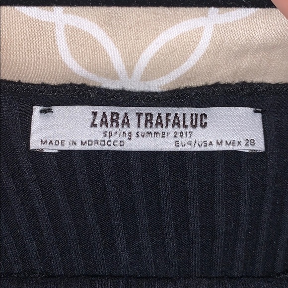 Black Zara Ruffle top - Picture 2 of 4